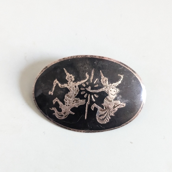 Antique silver Thai dancers brooch - Picture 3 of 3